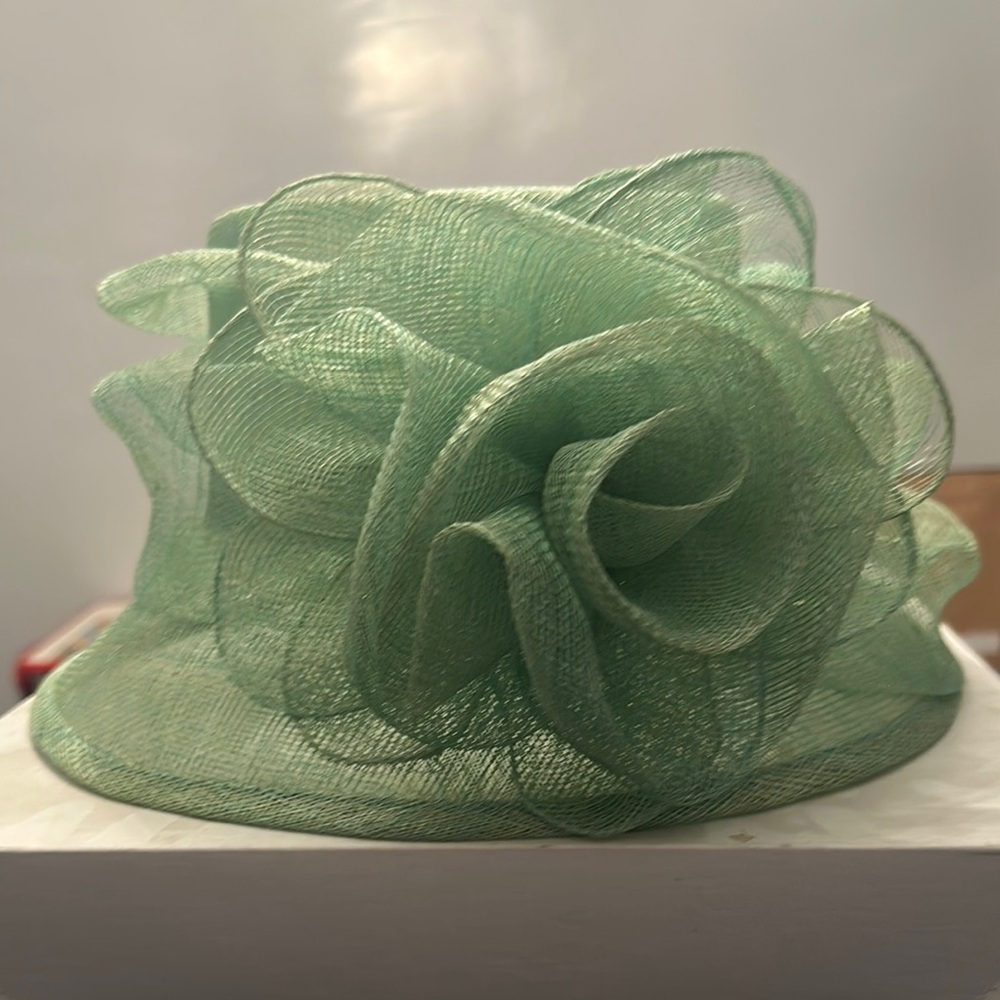 Elegant Green Fascinator Hat